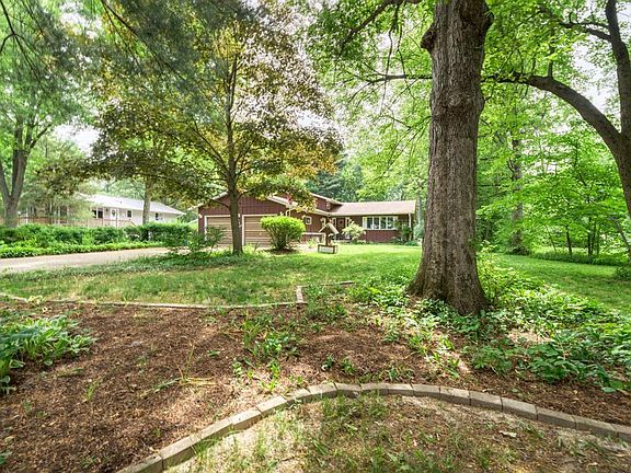 2nd image of 964 Lake Holiday Dr