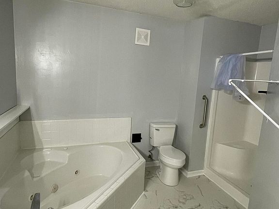 4th image of 2814 Mulberry Ln APT B