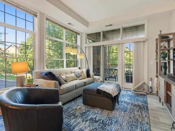 851 River Mews Ct APT 105, Minneapolis, MN 55414