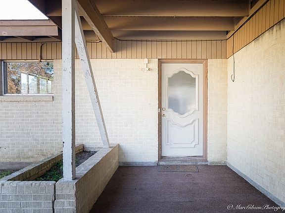 2nd image of 734 Meadowdale Pl