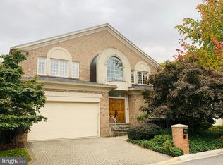 10042 Chartwell Manor Ct, Rockville, MD 20854