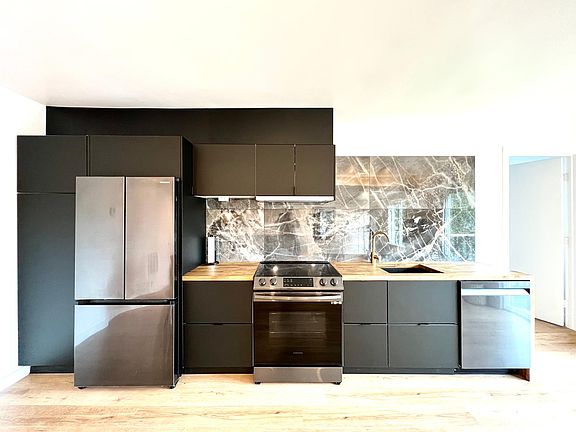 3rd image of 5915 Alhambra Ave #B