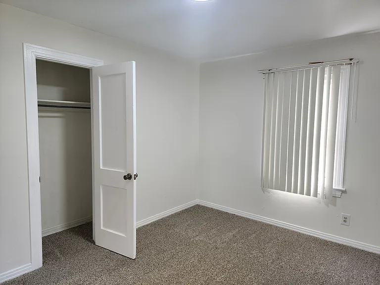 1225 NE 42nd St — Photo 16