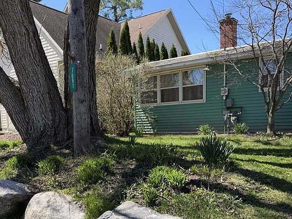 3rd image of 7091 Davies Dr NE