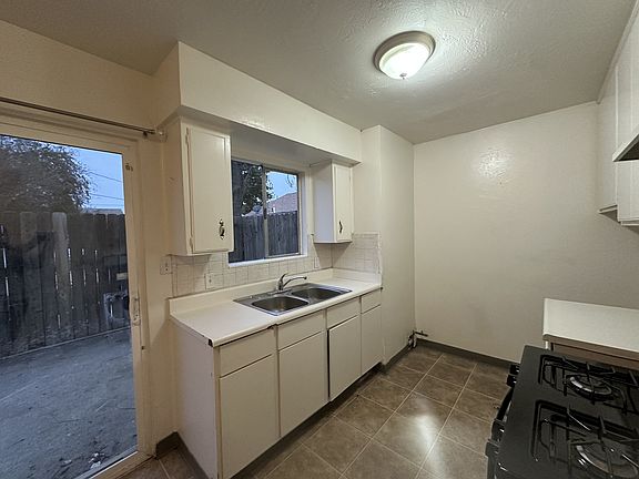 2nd image of 708 El Tejon Ave #D