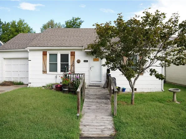 619 Grover St, Warrensburg, MO 64093