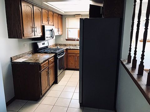 3rd image of 18224 Wentworth Ave APT 5