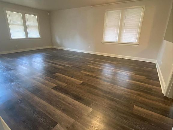 4th image of 3015 Kemp Dr