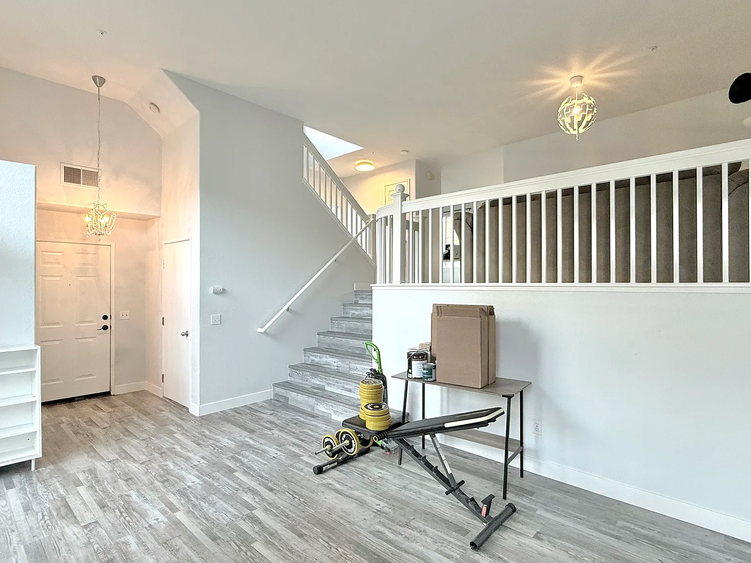 3 bed, 2.5 bath, 1553 sqft, $4,100 — Photo 3