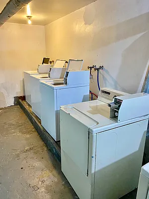 Rented by Reyes & Elsamad Real Estate Group | media 6