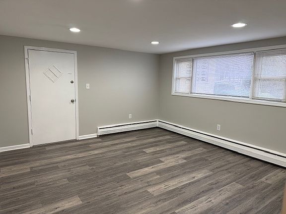 2nd image of 8940 White Oak Ave