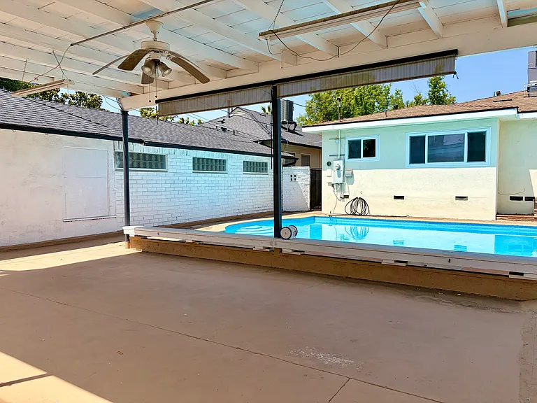 4506 Bakman Ave — Photo 37