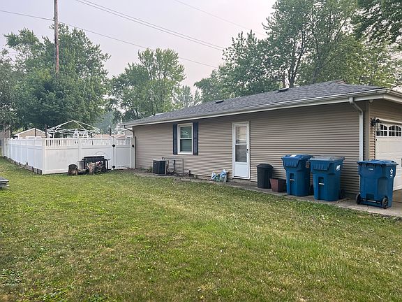 4th image of 59 Karen Dr