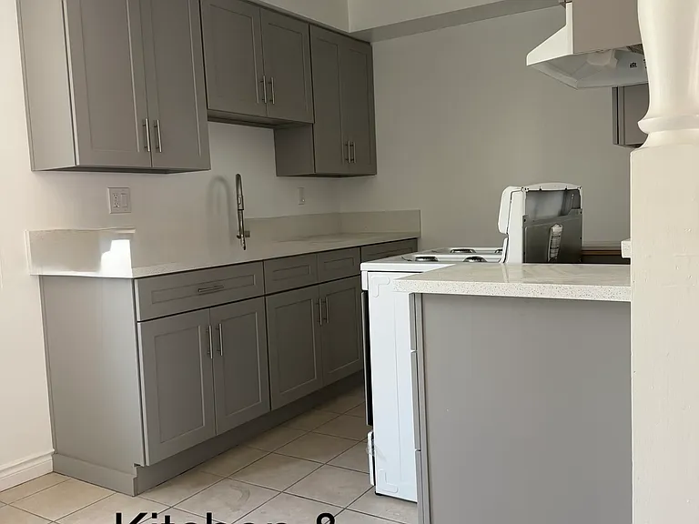 720 S Sierra Vista Ave #E — Photo 3