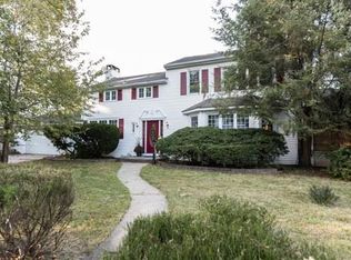 2 Juniper St, Metuchen, NJ 08840