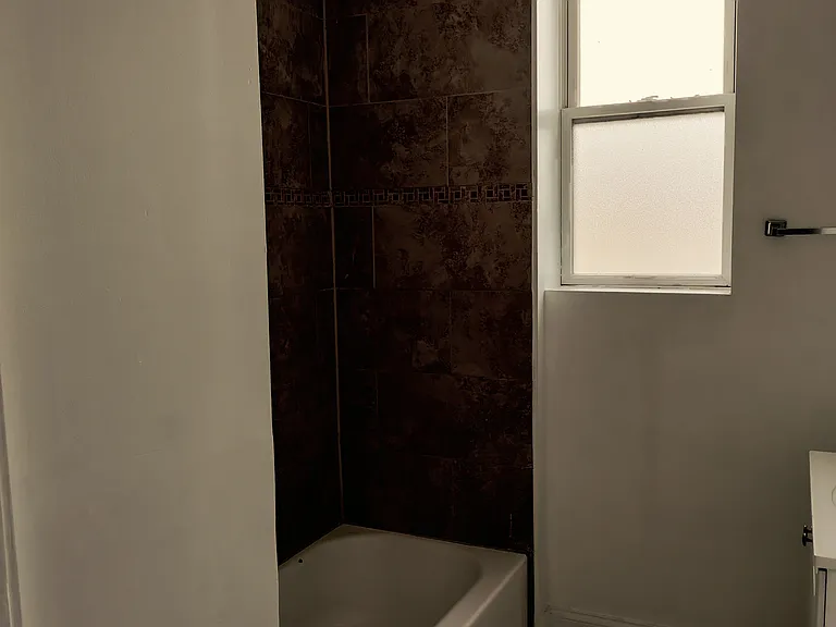 8915 S Exchange Ave #3 — Photo 17