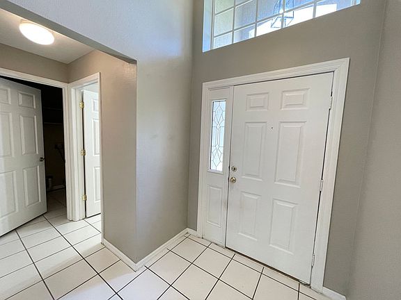 2nd image of 1096 Ballyshannon Pkwy
