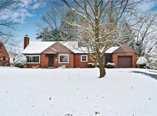 142 Meadowbrook Dr, Bethel Park, PA 15102