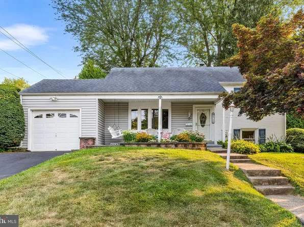 4740 Park Ln, Aston, PA 19014