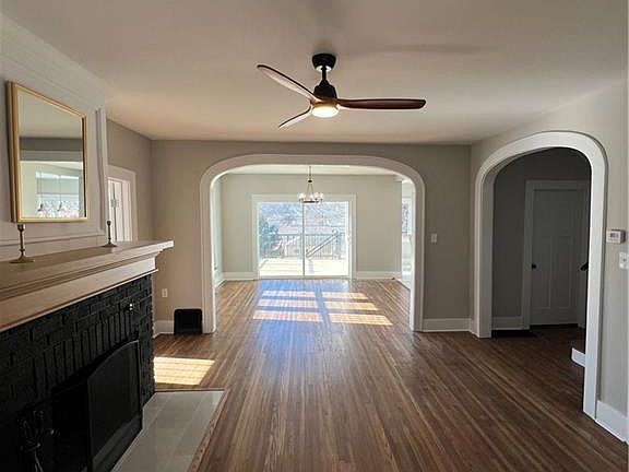 3rd image of 2634 Lucille Ave