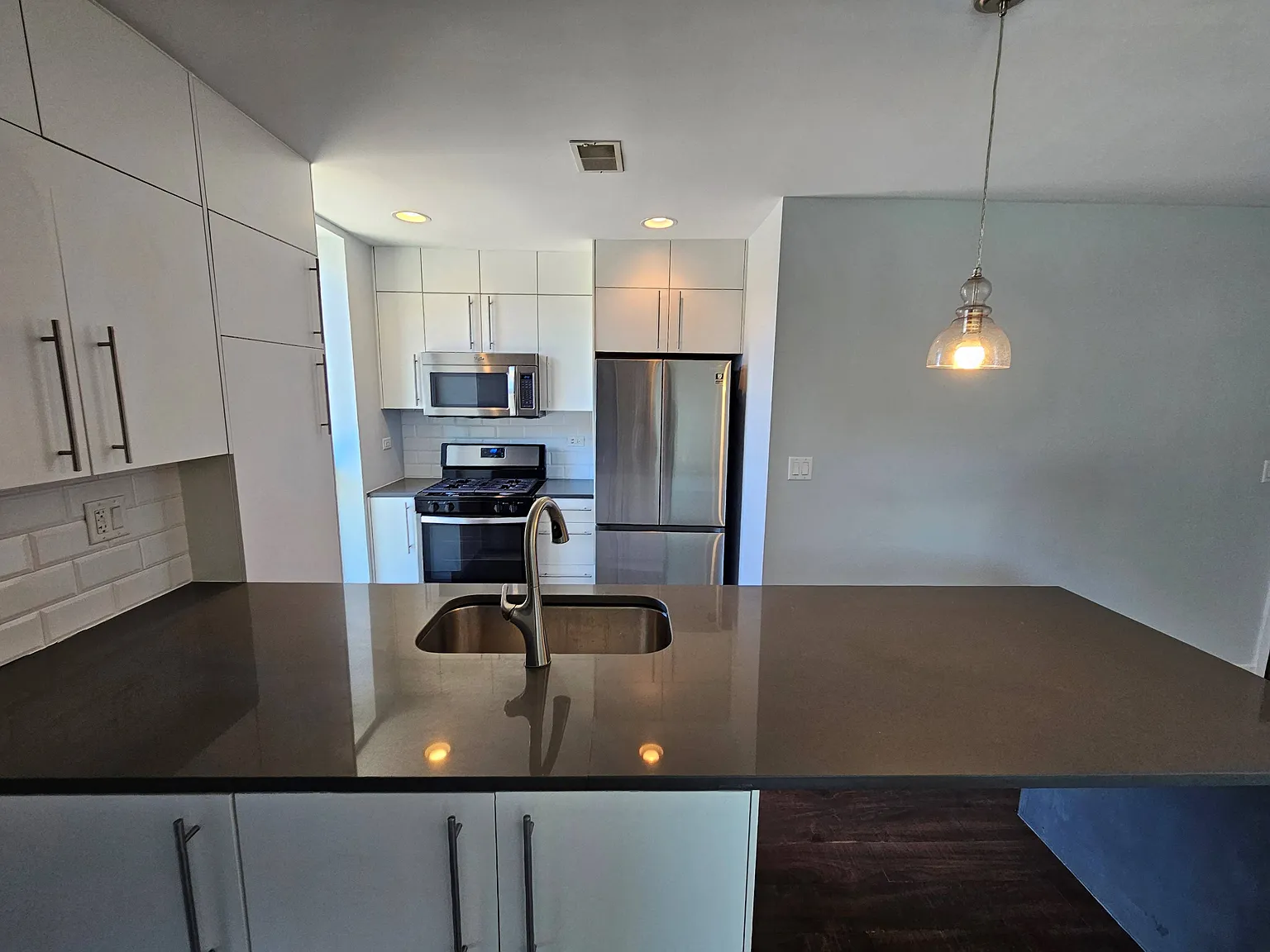 HIGHPOINT Lakeview on Sheffield — Photo 4