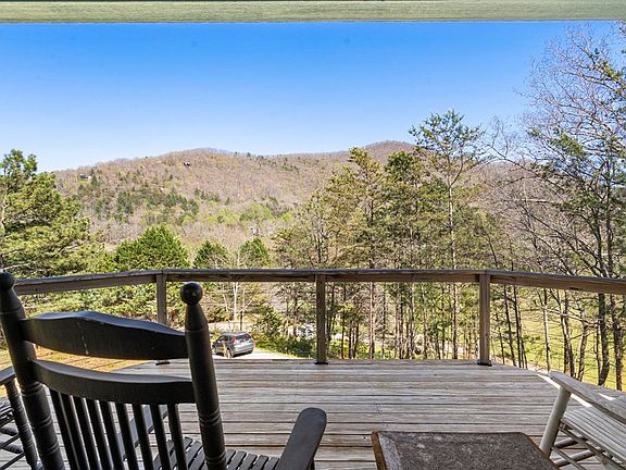 3rd image of 4720 Arrowhead Rd