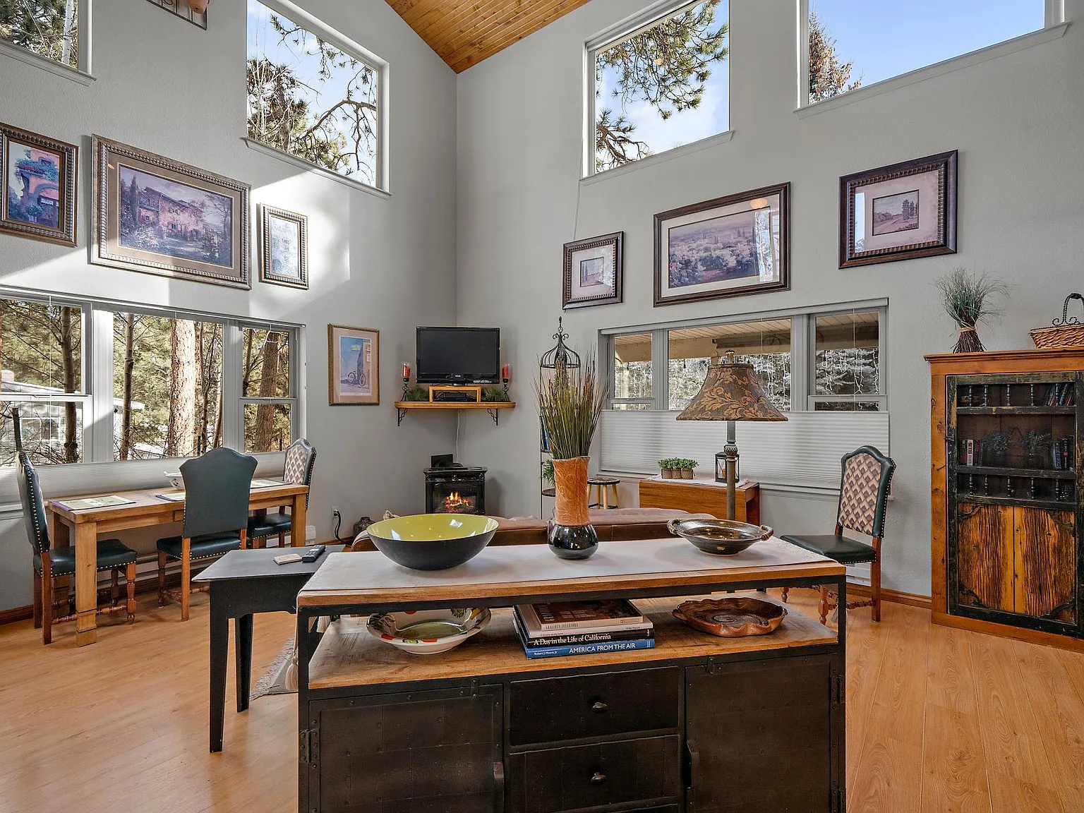 1 bed, 1.5 bath, 1000 sqft, $2,750 — Photo 2