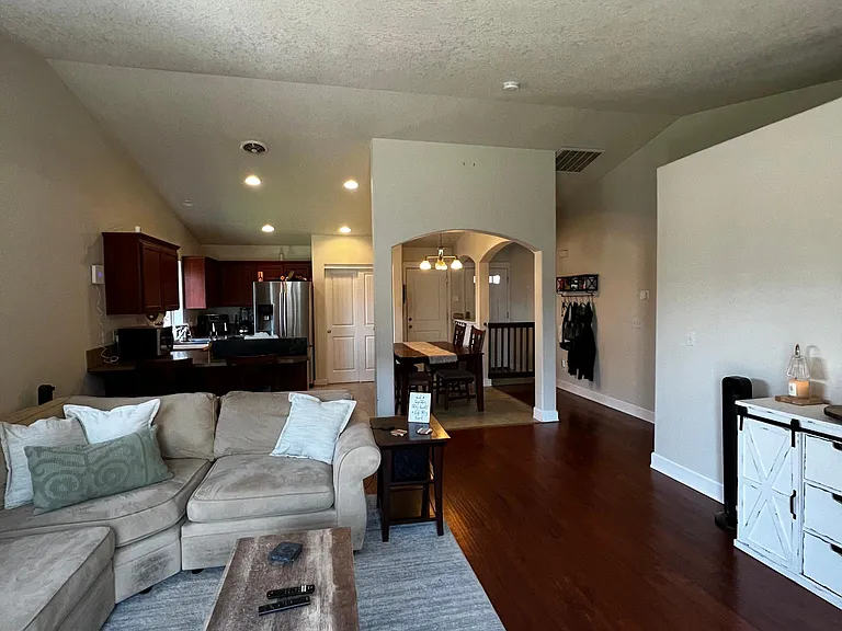 993 SW 25th Ln — Photo 14