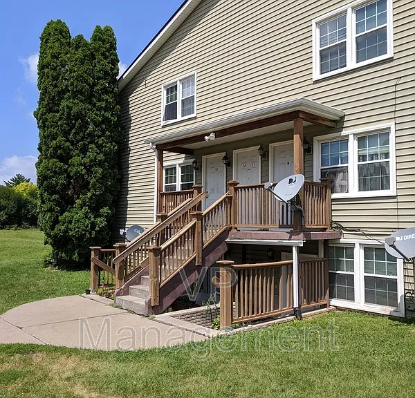 2218 Emerald Dr #9 — Photo 1
