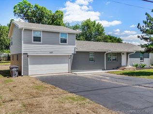 407 N Forest St, Jenks, OK 74037