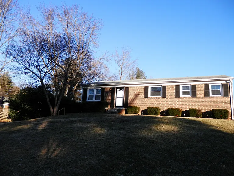 119 Dorset Ct — Photo 1