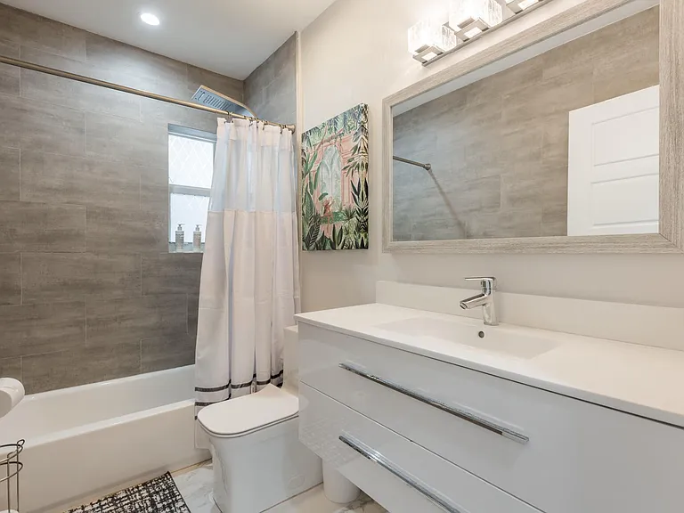 425 NE 14th Ave — Photo 28