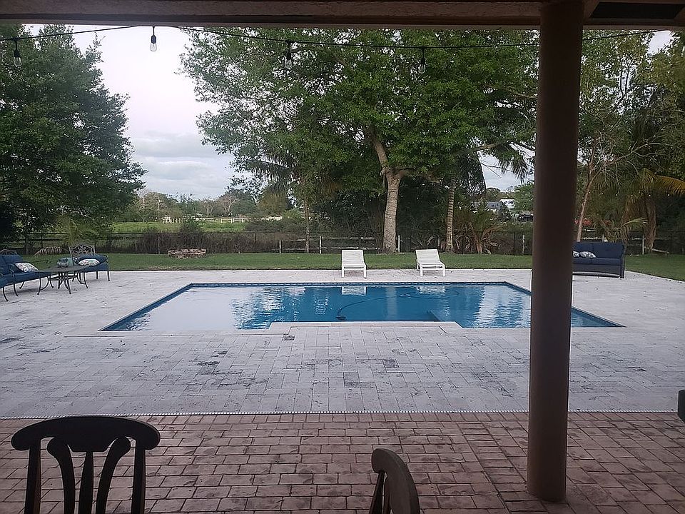 2nd image of 1706 SW 142nd Ave