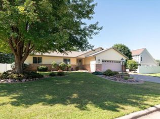 206 Peterson St, Holmen, WI 54636