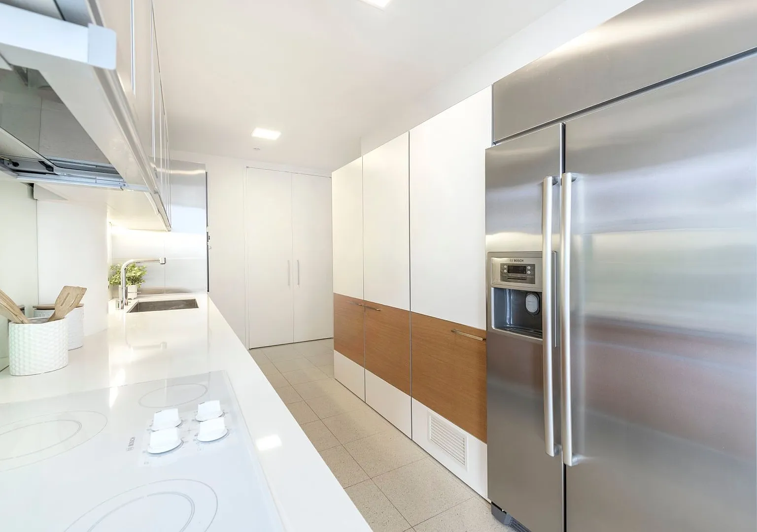 Fantastic 1 Bedroom At Veer Towers. — Photo 1