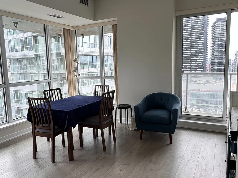 199 Richmond St W #1806 — Photo 9