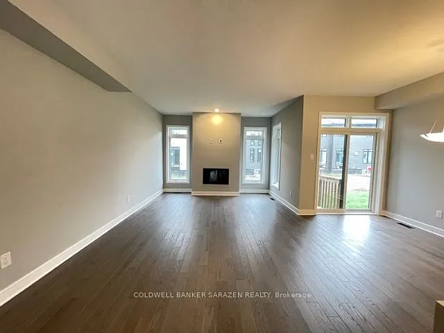 330 Whitham Cres — Photo 7