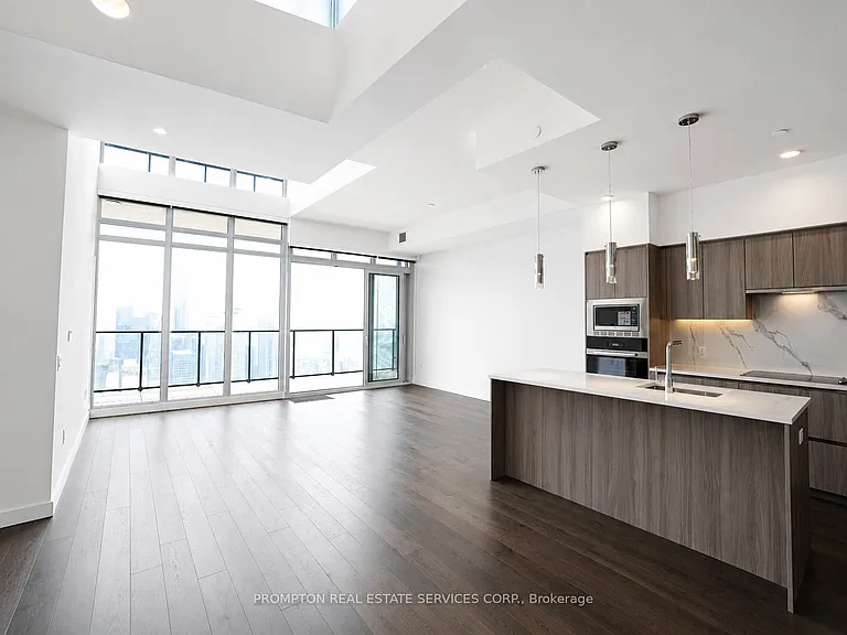 3 Concord Cityplace Way #Penthouse 8105 — Photo 37