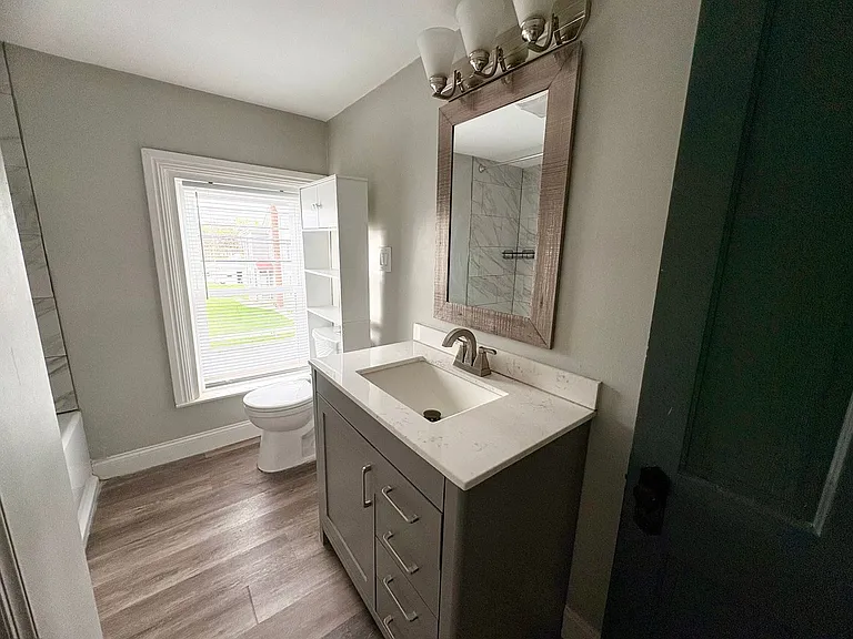 348 E Derry Rd — Photo 20