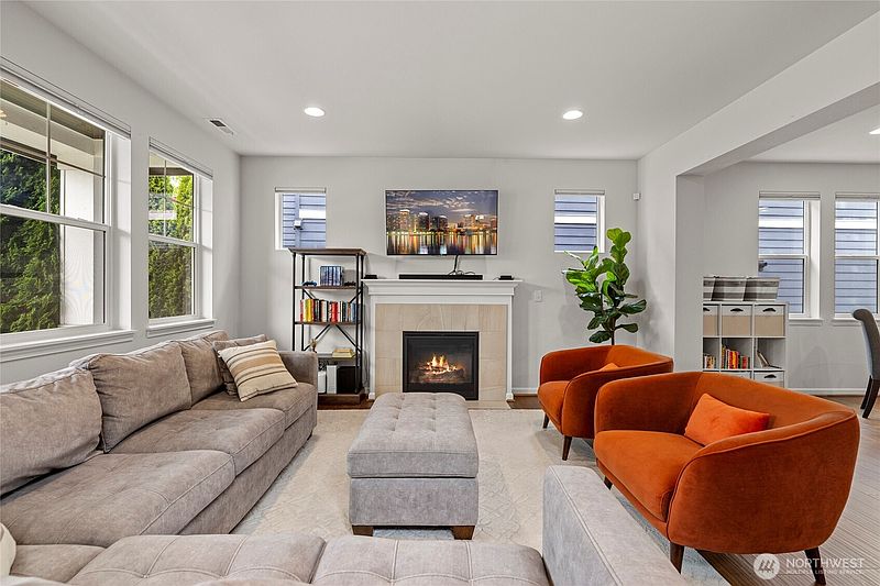 4th image of 4429 Riverfront Boulevard