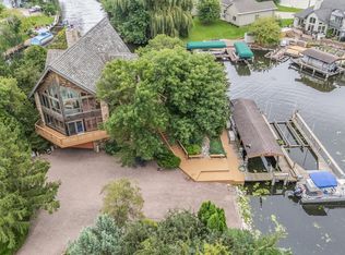 85 Lake Rest Ave, Oshkosh, WI 54902