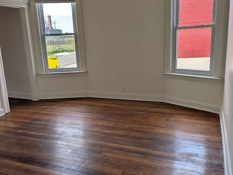 532 Horton Ave — Photo 4