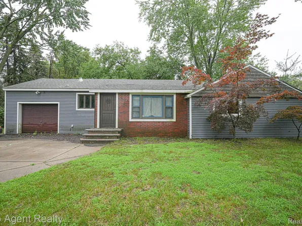 8490 Millis Rd, Shelby Township, MI 48317