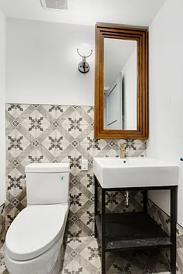 Rented by EXR | media 53