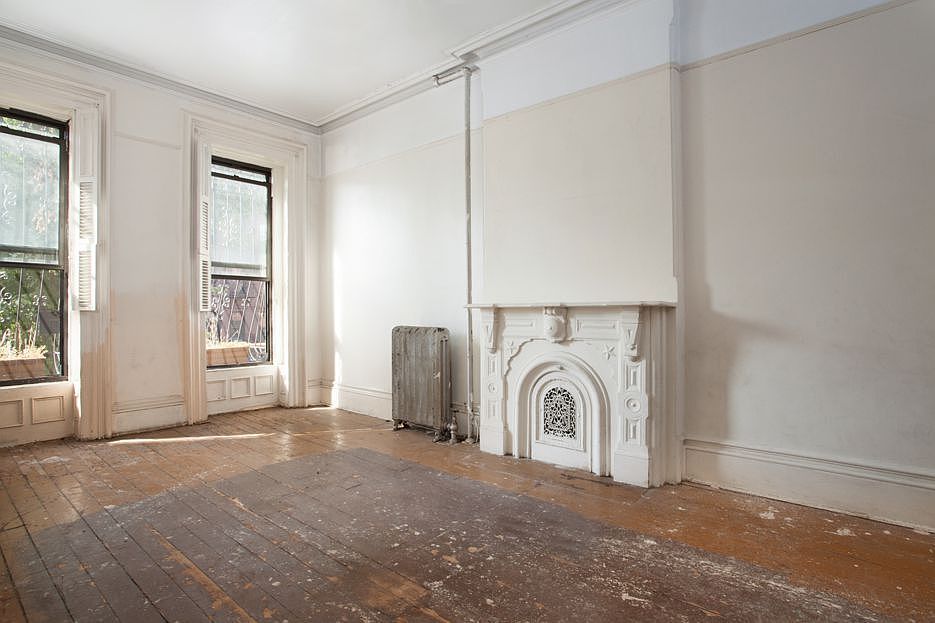 2nd image of 141 Madison St