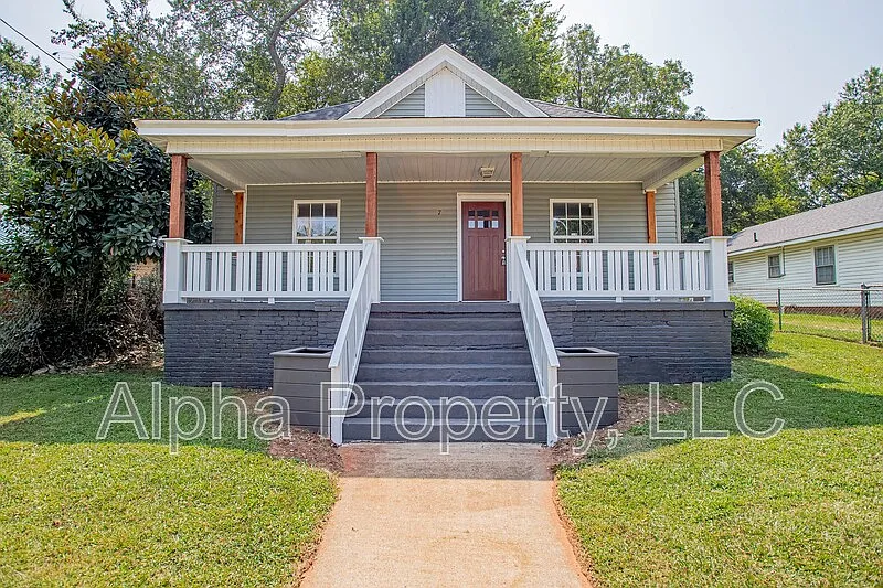 7 Highlawn Ave
