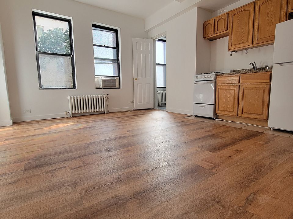 2nd image of 201 E 35th St APT 1E