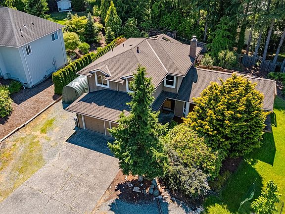 2nd image of 801 N Waugh Road
