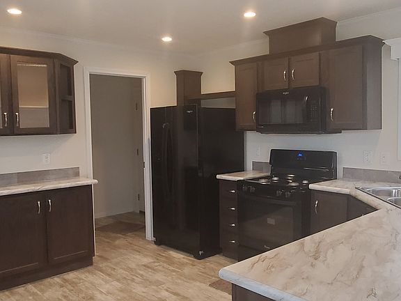2nd image of 3545 Sir Robert Dr