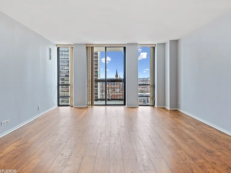 1660 N La Salle Dr #1608 — Photo 5